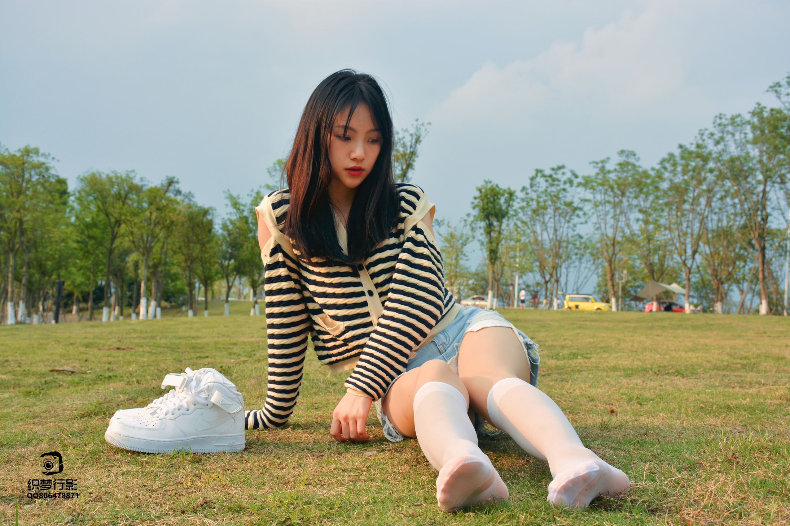 织梦映像-草地白丝[70P/1V/2.26GB]