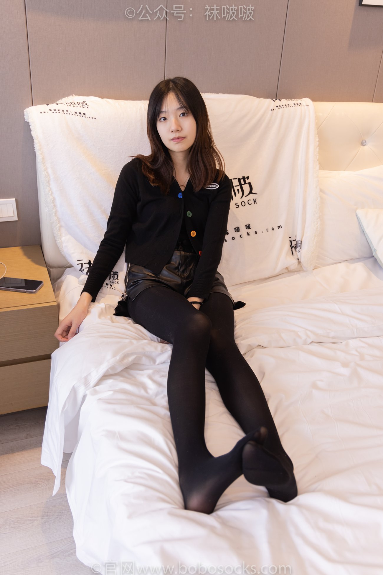 袜啵啵-小甜豆两双长靴、厚黑丝、厚肉丝[144P/1V/6.59GB]